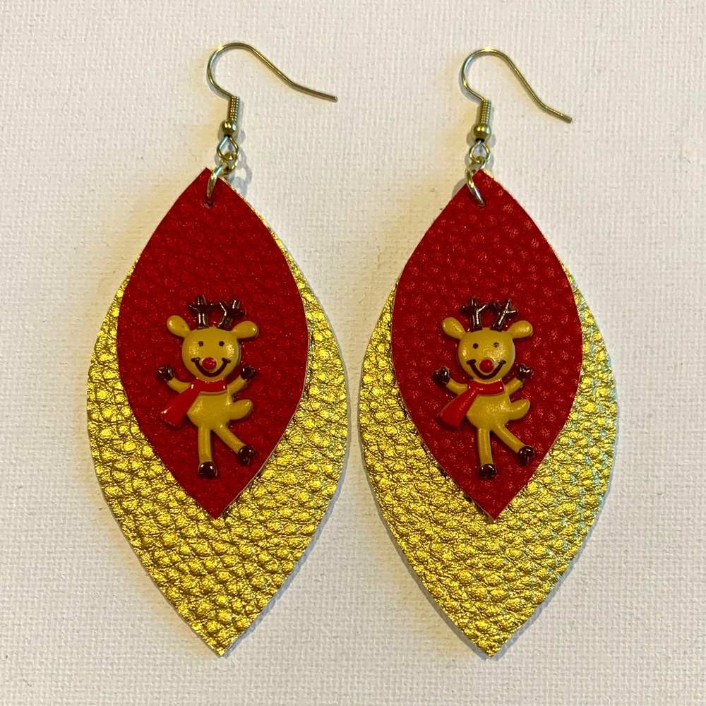 Christmas Faux leather Reindeer earrings in gold & red - Picture 2 of 6
